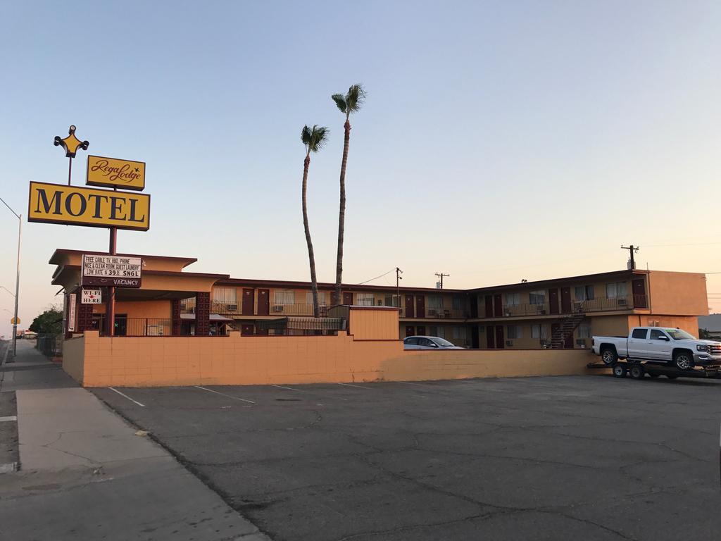 Regalodge Motel Yuma Exterior photo